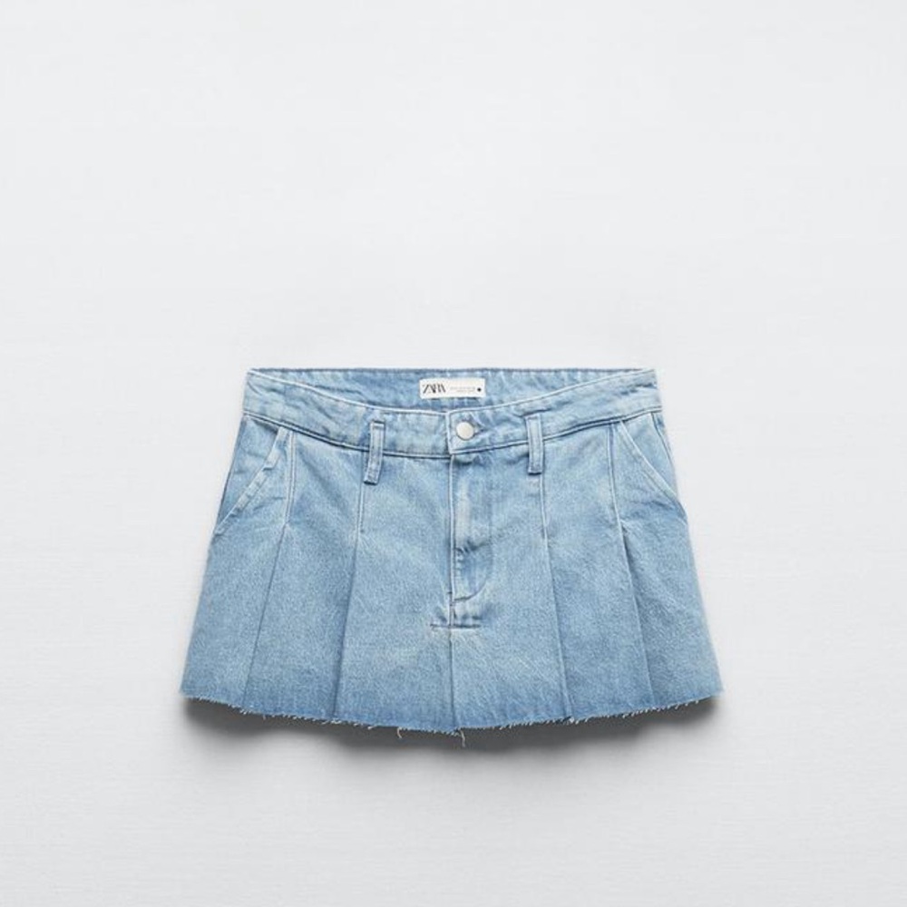 High-Wasted Mini Skirt